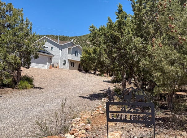 425 E Mule Deer RD, Central, UT 84722