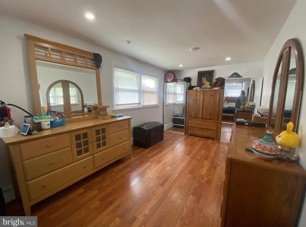 2012 WILDWOOD DRIVE, WILMINGTON, DE 19805
