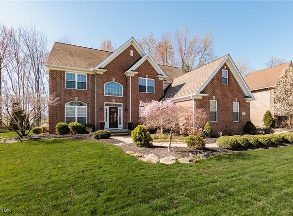32403 Legacy Pointe Parkway, Avon Lake, OH 44012