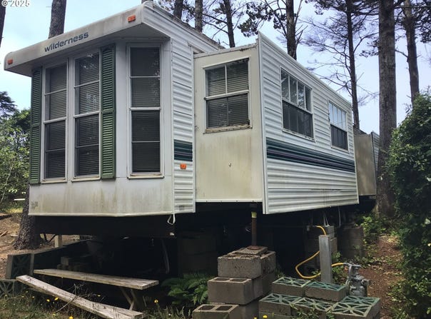 3700 N HIGHWAY 101, Depoe Bay, OR 97341