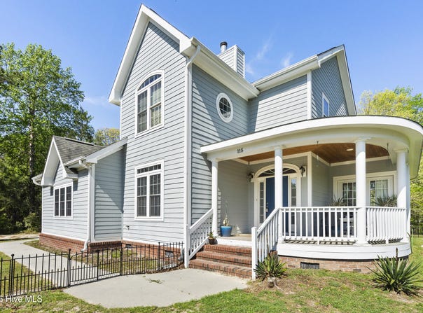 115 Sterling Drive, Sneads Ferry, NC 28460
