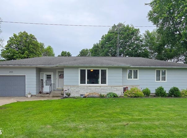 205 6Th Street, Woden, IA 50484