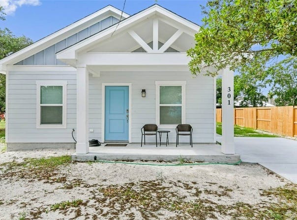 301 Rustic Oak, Rockport, TX 78382