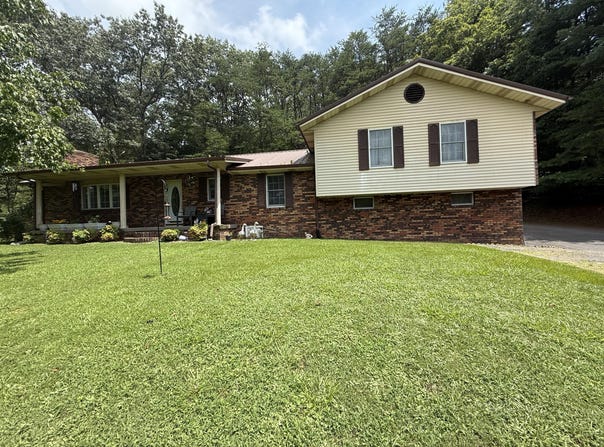 3118 US HWY 421, Manchester, KY 40962