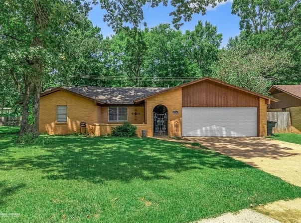 8916 Hedges Drive, Shreveport, LA 71118