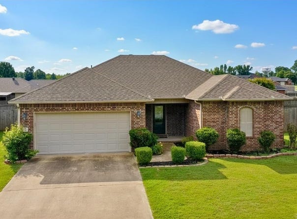 35 Chantileer Lane, Ward, AR 72176