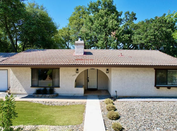 1200 Hawthorne Avenue, Redding, CA 96002