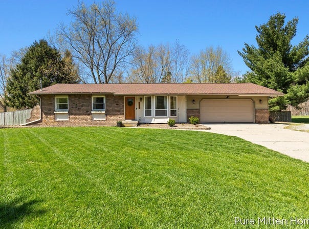 13839 Windemere Drive NW, Grand Rapids, MI 49534