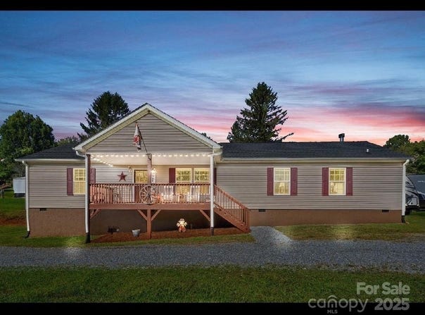 32 Bishop Lane, Flat Rock, NC 28731
