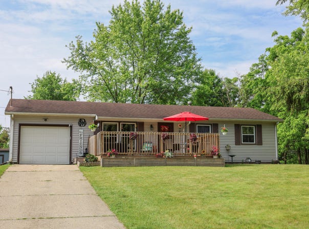 26 Barnard Street, Hillsdale, MI 49242