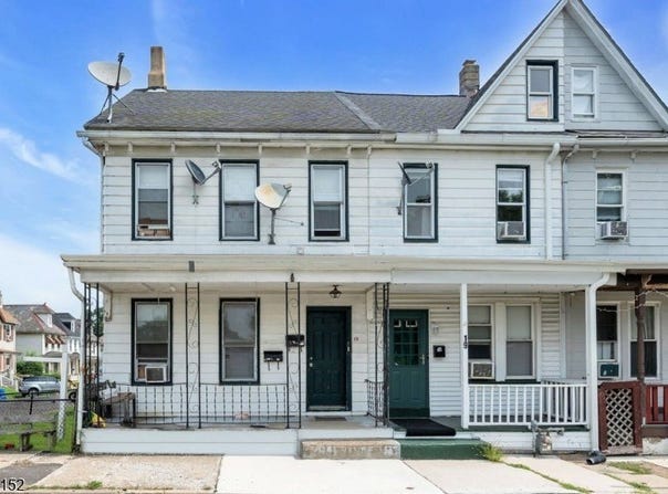 17 Railroad Ave, Phillipsburg Town, NJ 08865-3211