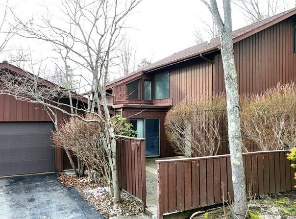 1939 Pine Drive, Kent, OH 44240