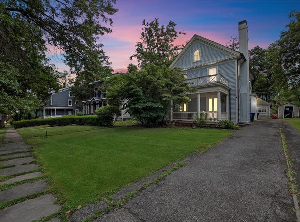 13 Garfield Place, Poughkeepsie, NY 12601