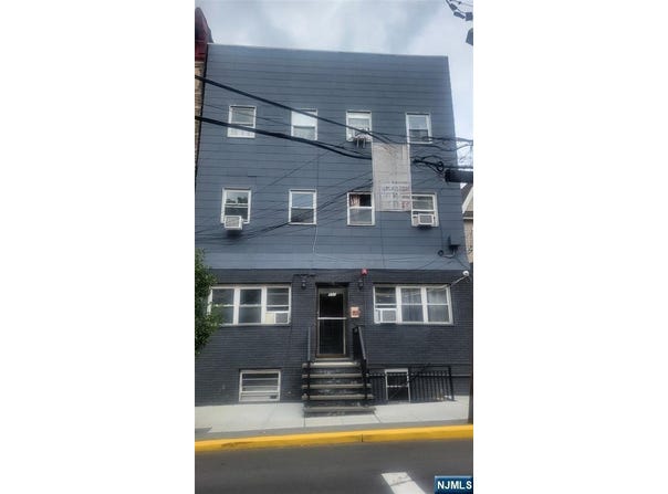 552 38th Street, Union City, NJ 07087