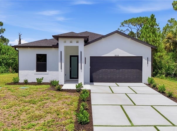 8032 Windswept Circle, Labelle, FL 33935