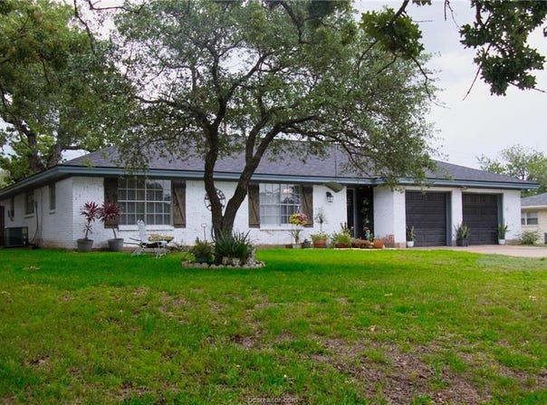 3613 Oak Ridge, Bryan, TX 77802