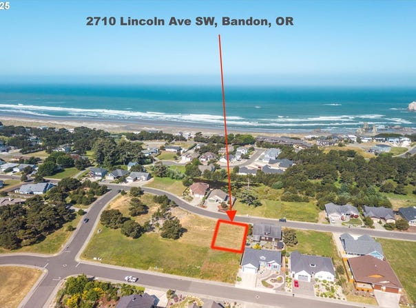 2710 Lincoln Ave SW, Bandon, OR 97411