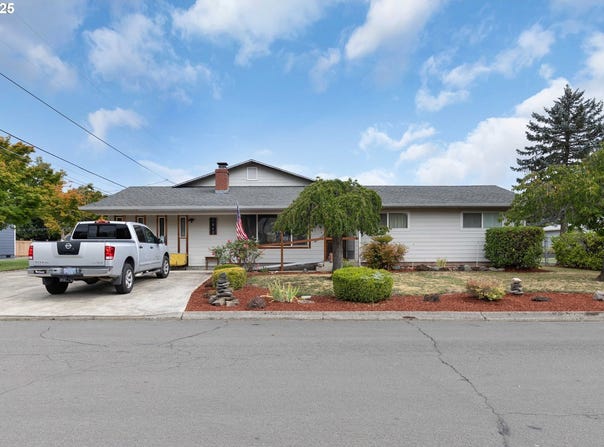 1862 NW OERDING AVE, Roseburg, OR 97471