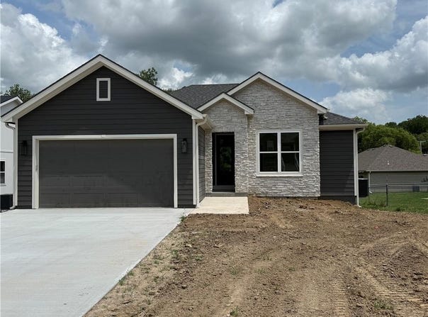 207 S Catalpa Street, Savannah, MO 64485
