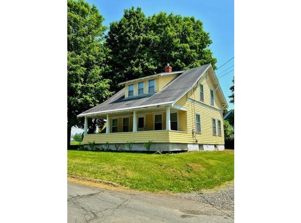 47 River Street, Houlton, ME 04730