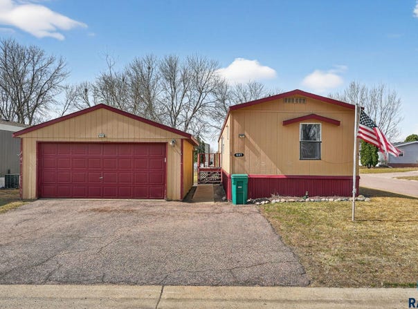 607 Bobwhite Pl, Sioux Falls, SD 57107