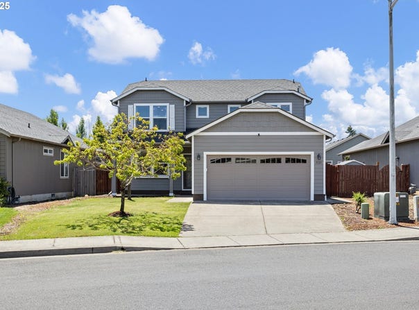 1121 S 2ND ST, Cottage Grove, OR 97424