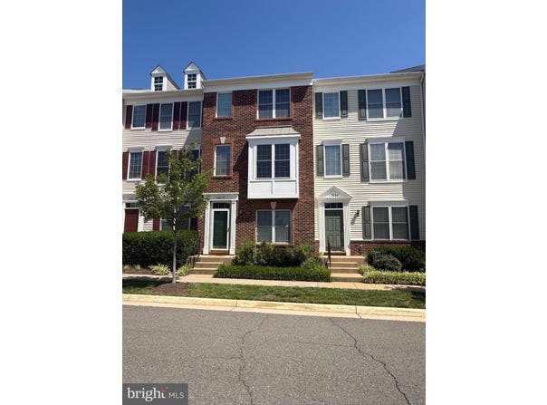 42818 SYKES Terrace, CHANTILLY, VA 20152