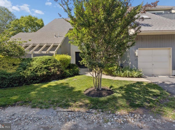 911 CHANTICLEER, CHERRY HILL, NJ 08003