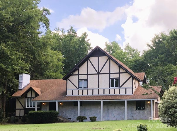 2413 Cross Country Road, Charlotte, NC 28270