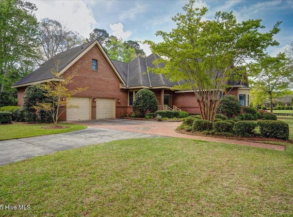 6001 Club House Drive, New Bern, NC 28562