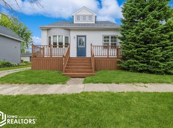 214 S High Street, Baxter, IA 50028