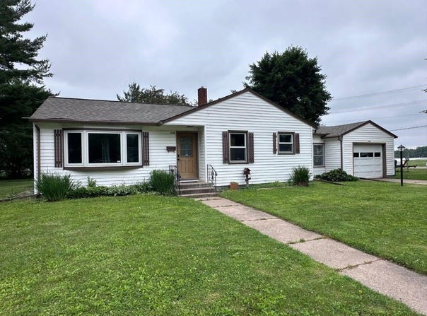 118 ROBERT Street, CLINTONVILLE, WI 54929-1313
