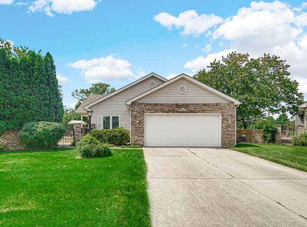 1592 Lilac Court, Hobart, IN 46342