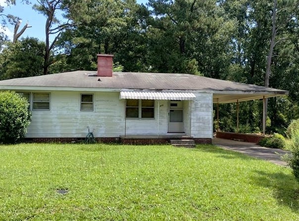 210 Camellia, Greenwood, SC 29646