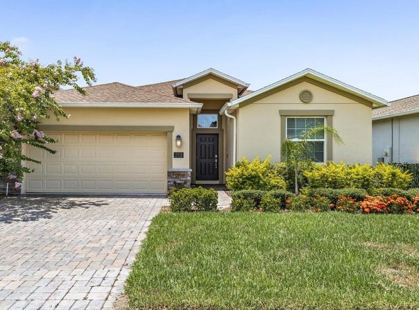 213 PRESTON AVENUE, DAVENPORT, FL 33837