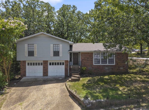 8 Idlewood Place, Maumelle, AR 72113