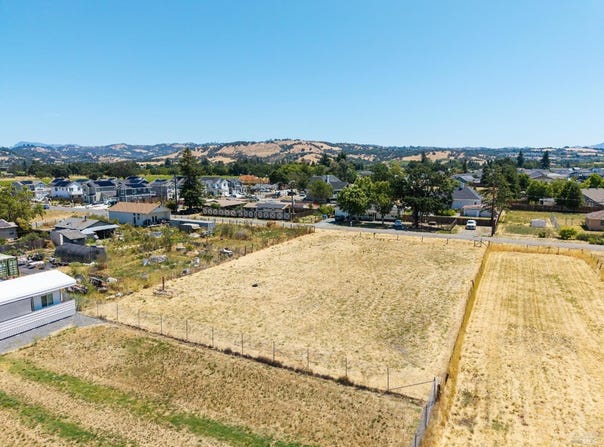 3829 Elwin Lane, Santa Rosa, CA 95403