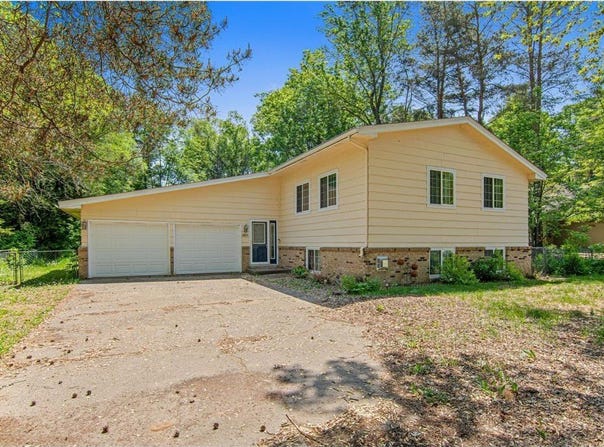 18905 Yalta Street NE, East Bethel, MN 55092