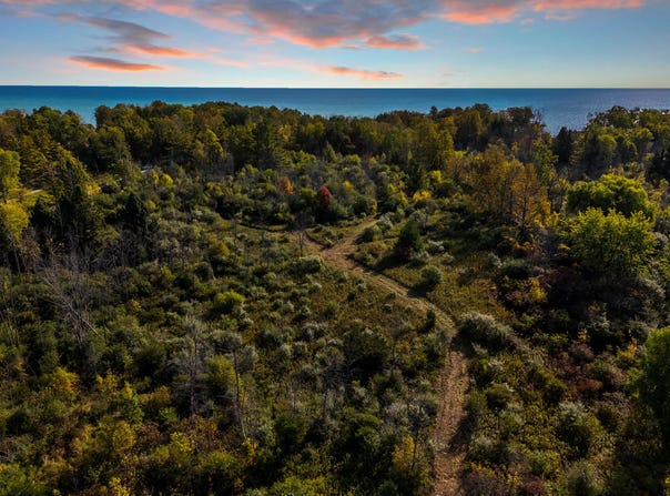 13600 N Lake Shore Dr, Mequon, WI 53092