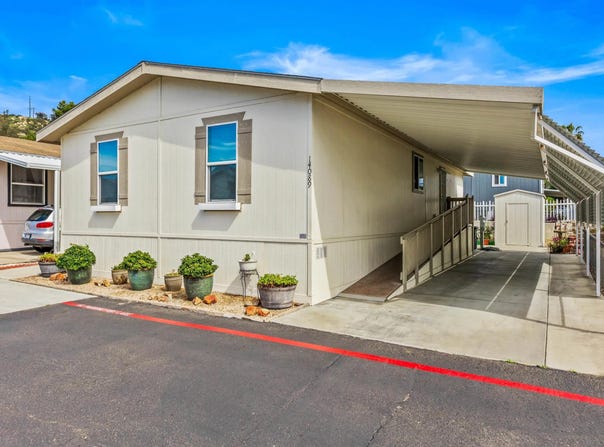 14089 Pomegranate Ave, Poway, CA 92064