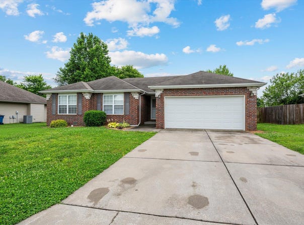 4500 W Bull Run Battle Street, Battlefield, MO 65619