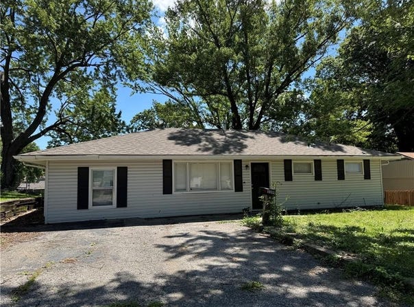 5309 N Michigan Avenue, Kansas City, MO 64118