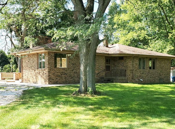 201 W Halleck Street, Morocco, IN 47963