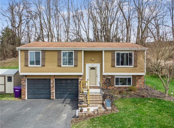 222 Rampart Blvd, Plum Boro, PA 15068