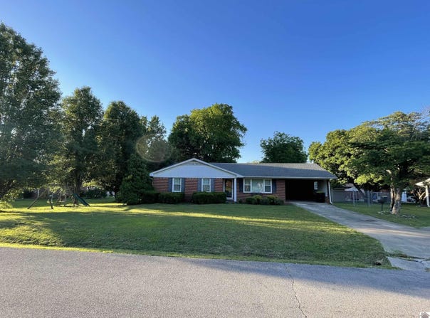 303 Crume St, Clinton, KY 42031-1411