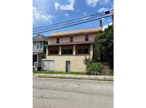 328 New Castle St, City of But NW, PA 16001