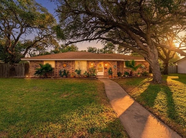 1638 Palm, Aransas Pass, TX 78336