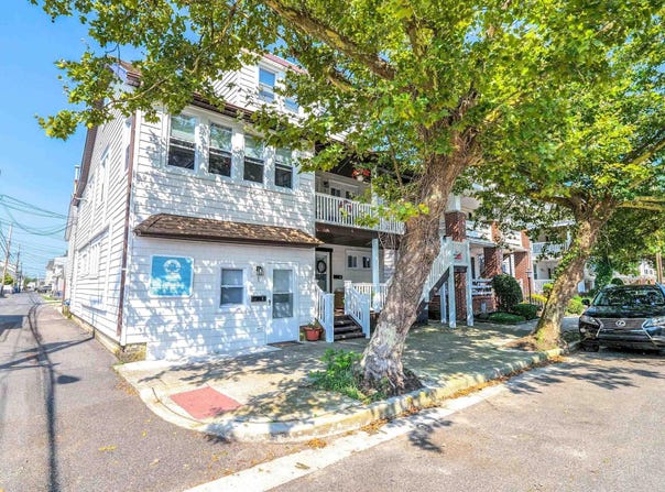 611 2nd St, Ocean City, NJ 08226