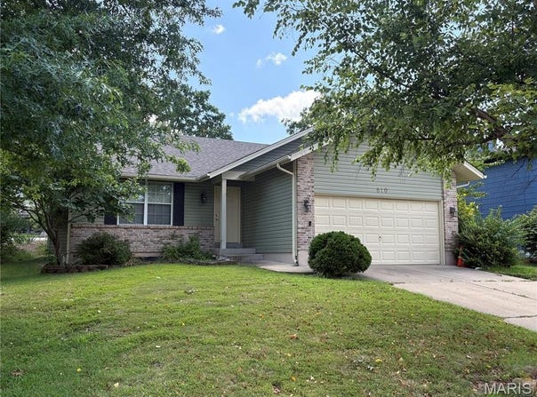 610 Lakewood Drive, Lake St Louis, MO 63367