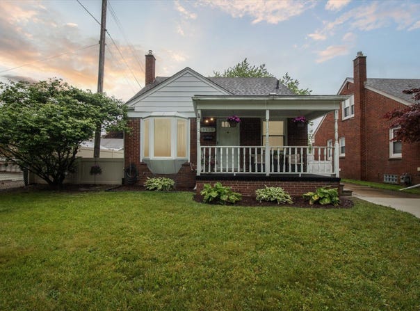 9629 Carter Avenue, Allen Park, MI 48101